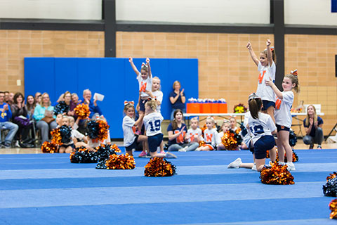 rams-cheerleading-4
