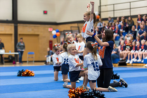 rams-cheerleading-3